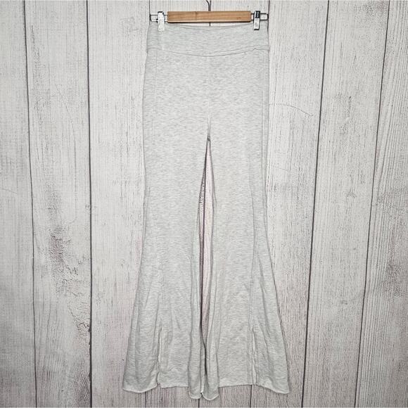 Illa Illa Light Gray Jersey Flared Lounge Pants, size Small - Picture 1 of 5